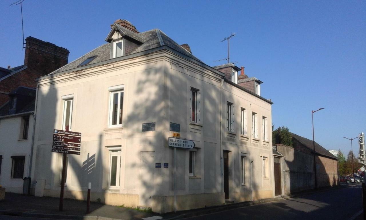 Alex Guest House Dozule Экстерьер фото